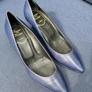 Roger Vivier Blue Heels Elegant Pointed-Toe Pumps